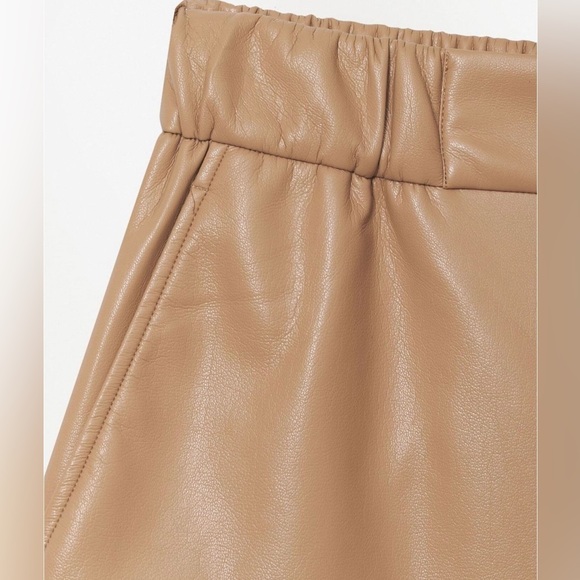 NWT! ANINE BING "Koa Faux-Leather Shorts" Size Small, retails $250 - Picture 4 of 11